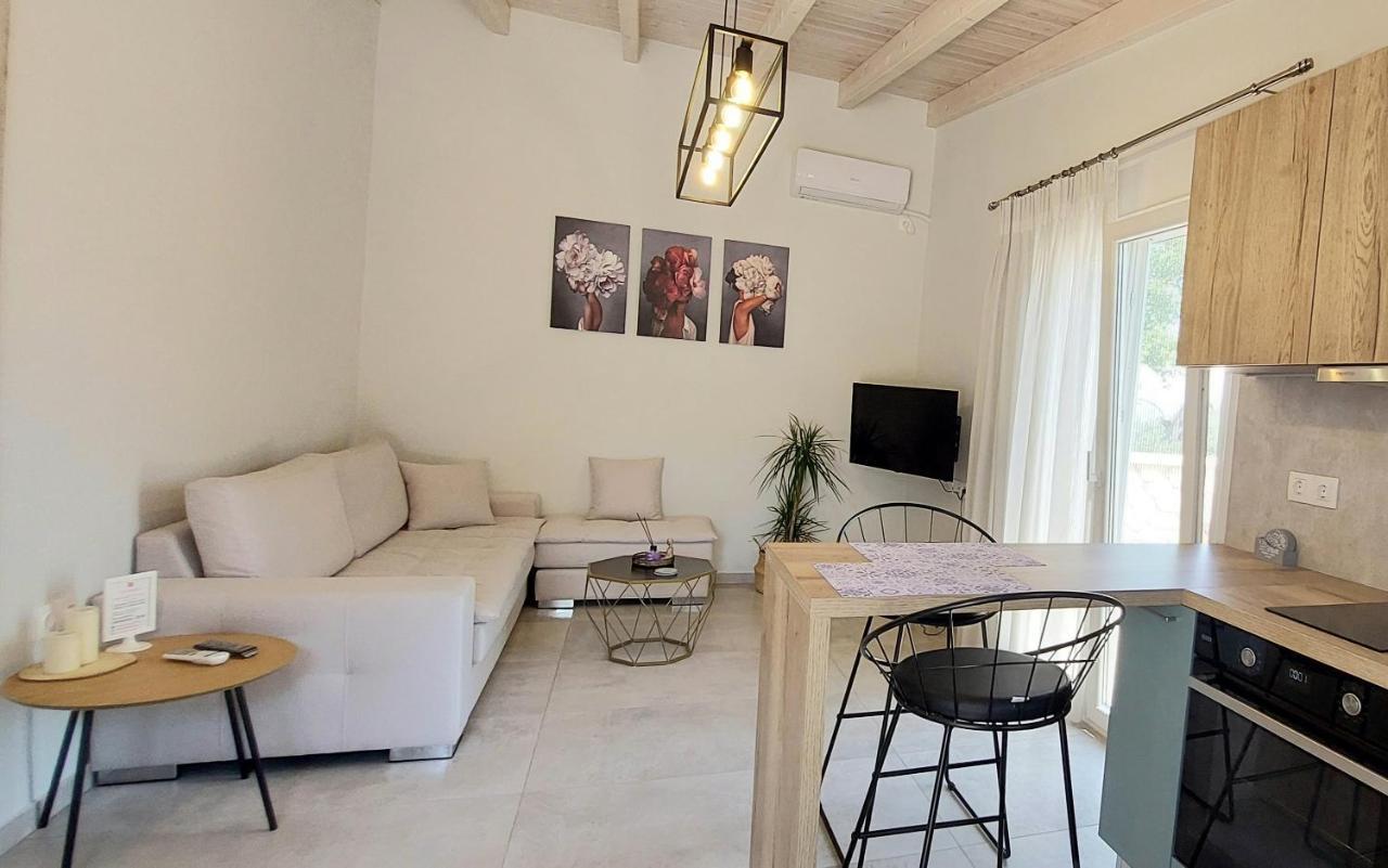Electra Villa & Pool Studios Гайос Екстериор снимка